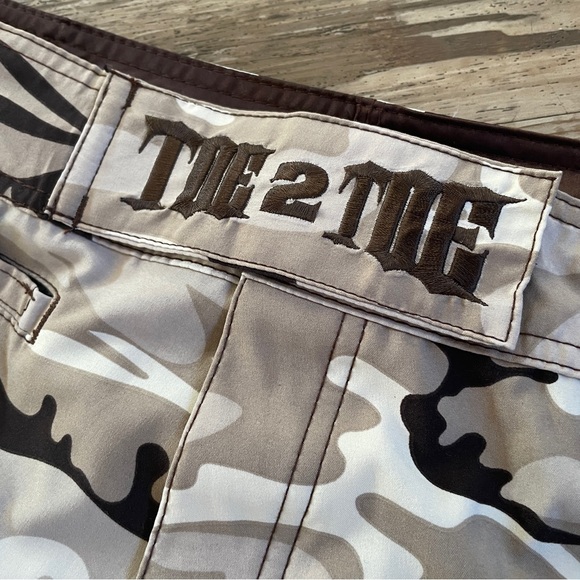 Toe 2 Toe mma camo fight shorts 30 - Picture 3 of 8